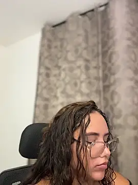 CurlyGirl_1n Live XXX chat