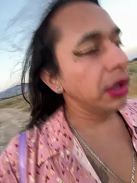 XXX chat uživo modela TranSexualJade95