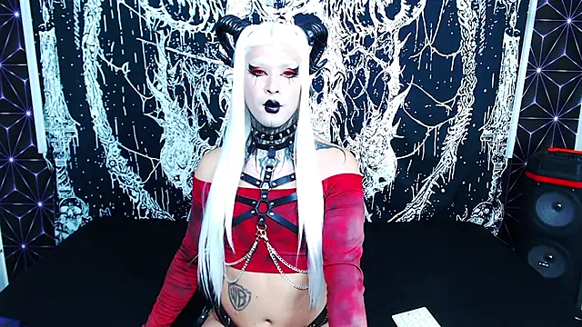 XXX chat uživo modela naomi_satan