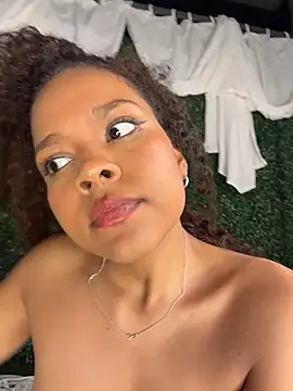 CurlyOopsieXXX – Live XXX-chat