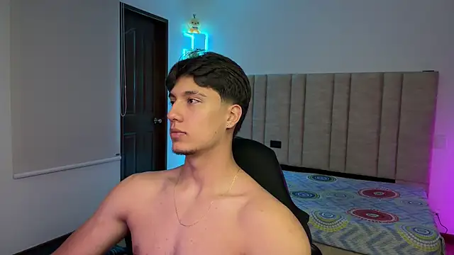 CHRIS_MORGAN1 élő XXX-chatje
