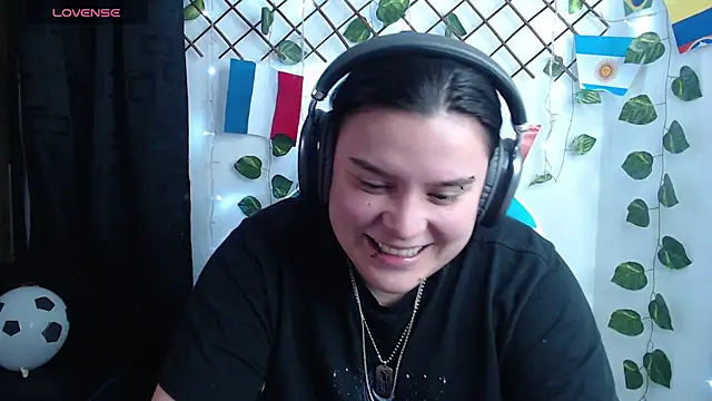 Chat +18 de Nika_1_ ao vivo
