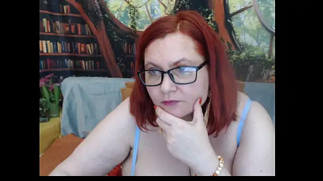 PlayfullMature Chat XXX live