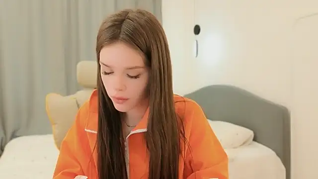 ginnyclub Adlı Modelin Canlı XXX Sohbeti
