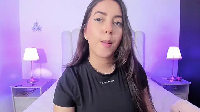 SofieBunnie Adlı Modelin Canlı XXX Sohbeti