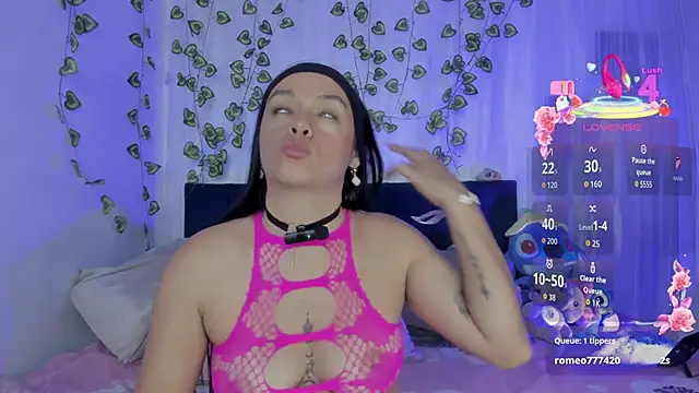 EmiliaRose_のライブXXXチャット