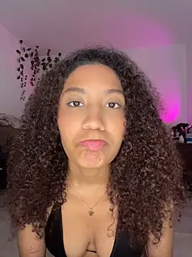 Chat XXX ao vivo de Daphnne_Curly