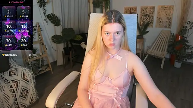 CelestineMauriac's Live XXX Chat