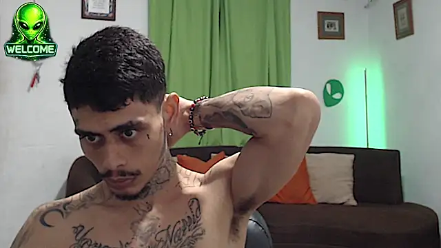 alpha_zom live XXX chat