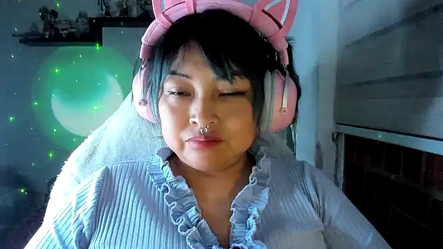 Chat XXX en directo de Shaddycute_