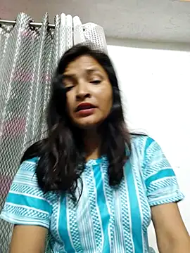 Priyaa_1433's Live XXX Chat