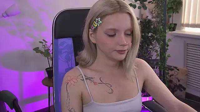 AuroraWrenfield's Live XXX Chat