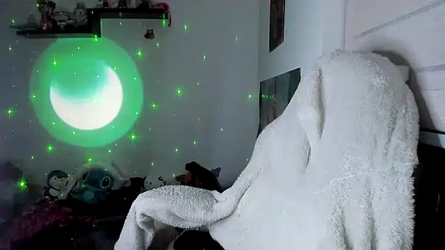 Živý XXX chat Shaddycute_