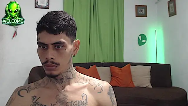 Czat XXX na żywo – alpha_zom