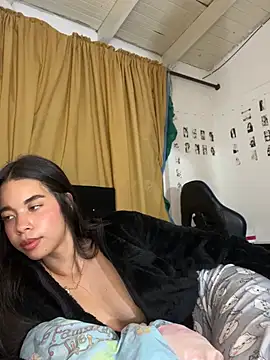 צ'אט XXX בשידור חי של Milleradhara24