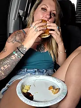 SheIsSomething's Live XXX Chat