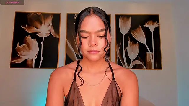 SaphiraJames' Live XXX Chat