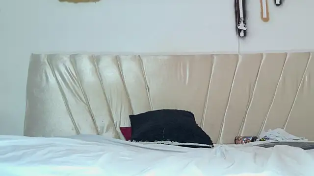 Chat +18 de aly_n_sebas ao vivo