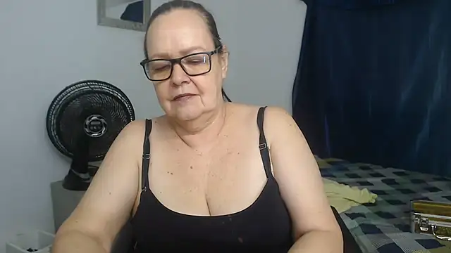 latinalili9n Live XXX chat