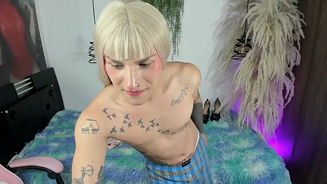 Chatroom XXX en direct de queenramoona-hot