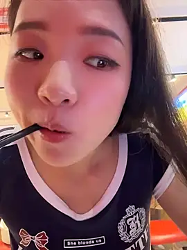 xiaochengzi505's Live XXX Chat