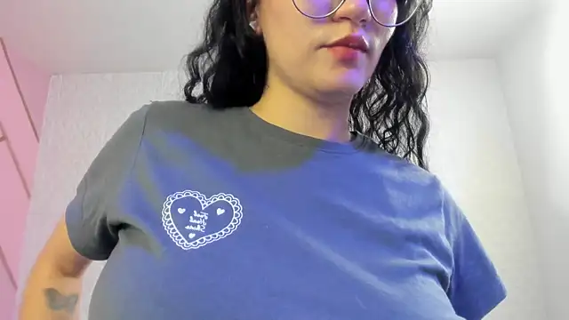 Violetaa_diazz Adlı Modelin Canlı XXX Sohbeti
