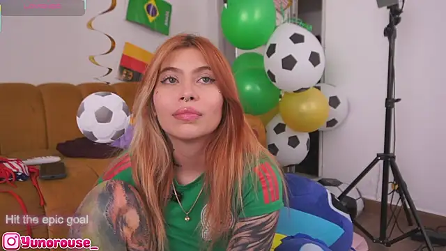 XXX chat uživo modela YunoRose_