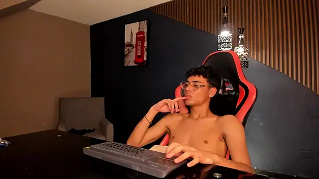 DannTaylor Live XXX-chat