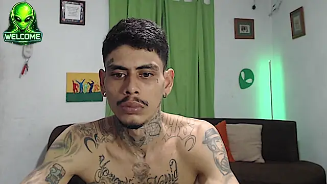 Chat XXX en directo de alpha_zom
