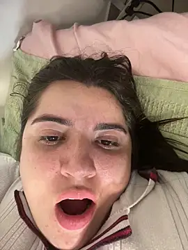 Chat XXX en directo de horny_roomiess