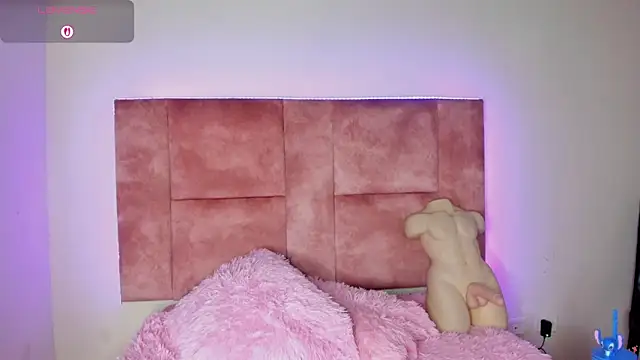 Iris_Thompson_'s Live XXX Chat