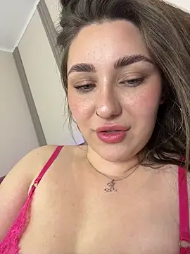KiraBarlows Adlı Modelin Canlı XXX Sohbeti