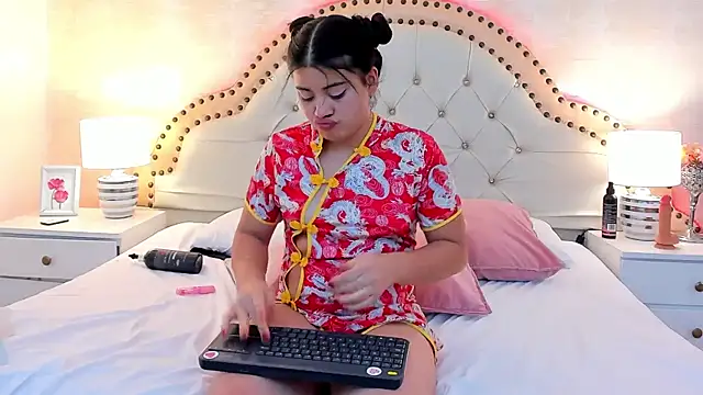 CintiaHolmss Live XXX Chat