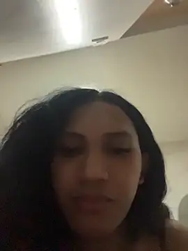 slutty_aki Pertunjukan Webcam