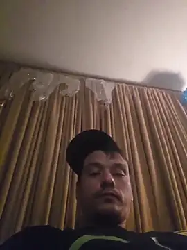 twistafatpipe's Live XXX Chat
