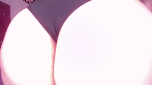 miafuegolatino's Live XXX Chat