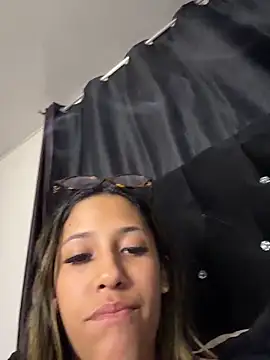 vicky_bass_ 라이브 XXX 채팅