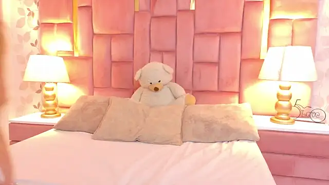 LiahRose_ Adlı Modelin Canlı XXX Sohbeti
