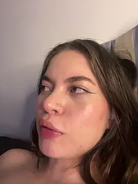 alyabelova Adlı Modelin Canlı XXX Sohbeti