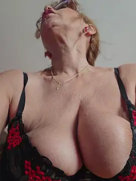 XXX chat uživo modela elacoquette
