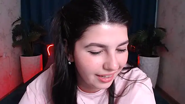 Chatroom XXX en direct de KisaModel
