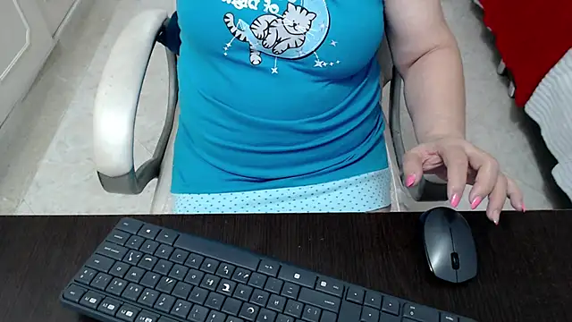 leonela_69's Live XXX Chat