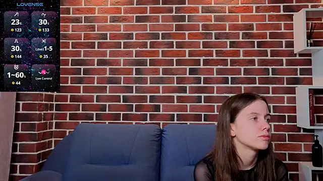 MyrtaMcclaney Chat XXX in diretta