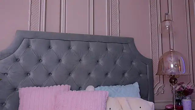 LucyAddison Live XXX Chat