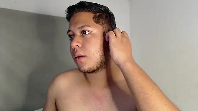 nicolas_cr1 – Live XXX-chat
