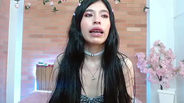 XXX chat uživo modela adriscute