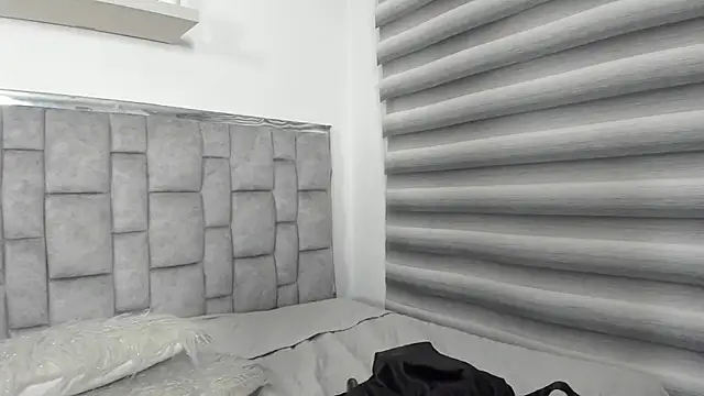 Chat +18 de melanie_roux__ ao vivo