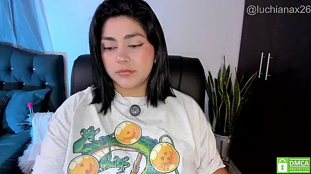 lucy26_ live XXX chat