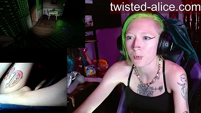 Twisted_Alice Adlı Modelin Canlı XXX Sohbeti