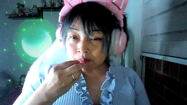 Chatroom XXX en direct de Shaddycute_